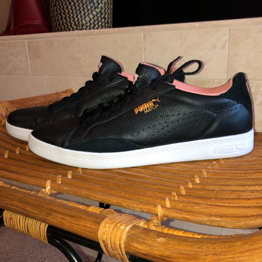😎 Puma Sneakers Black W/ Coral and Gold Accents